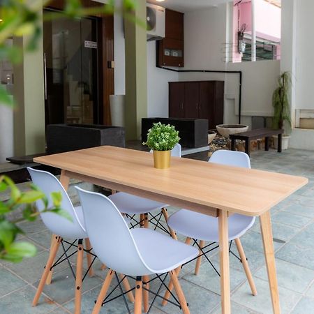 Momostay George Town Bagian luar foto